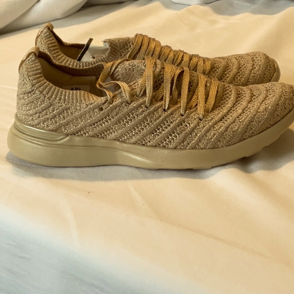 APL Techloom Wave Sneakers, Size 7 and 7.5 - Picture 7 of 7